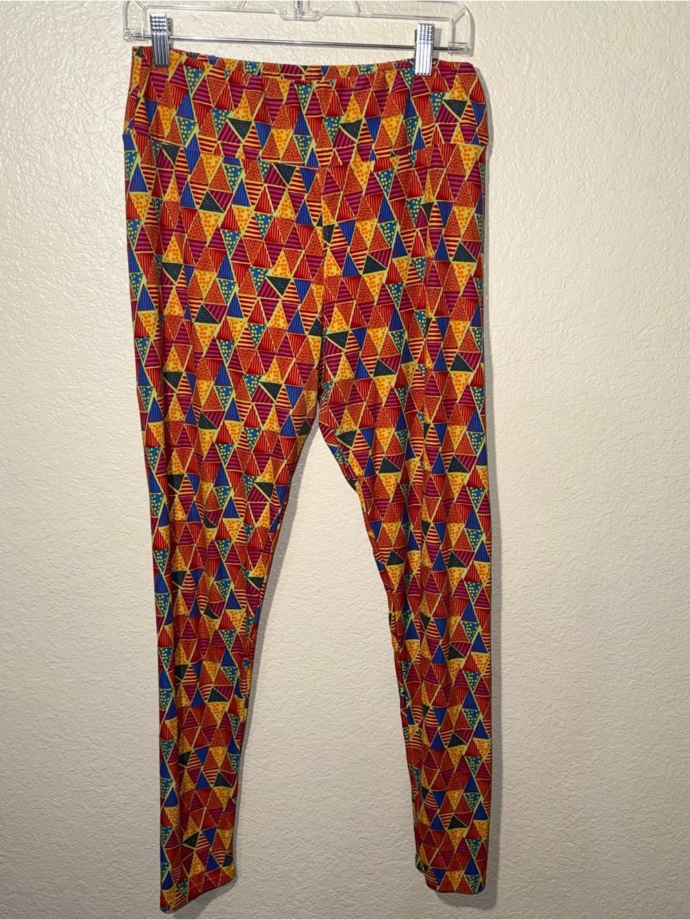 LuLaRoe Tall & Curvy Geometric Triangle Print Leggings Colorful Stretch